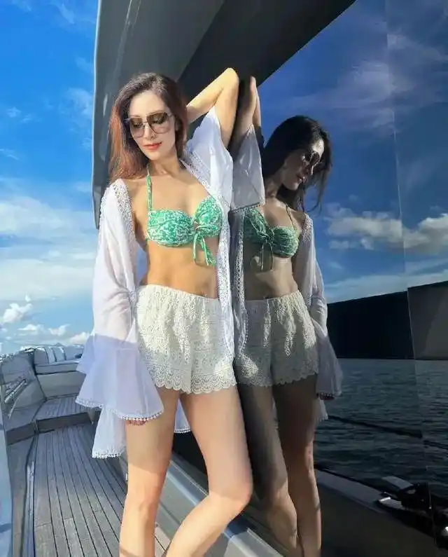努力健身女明星_健身明星女神_盘点那些健身明星